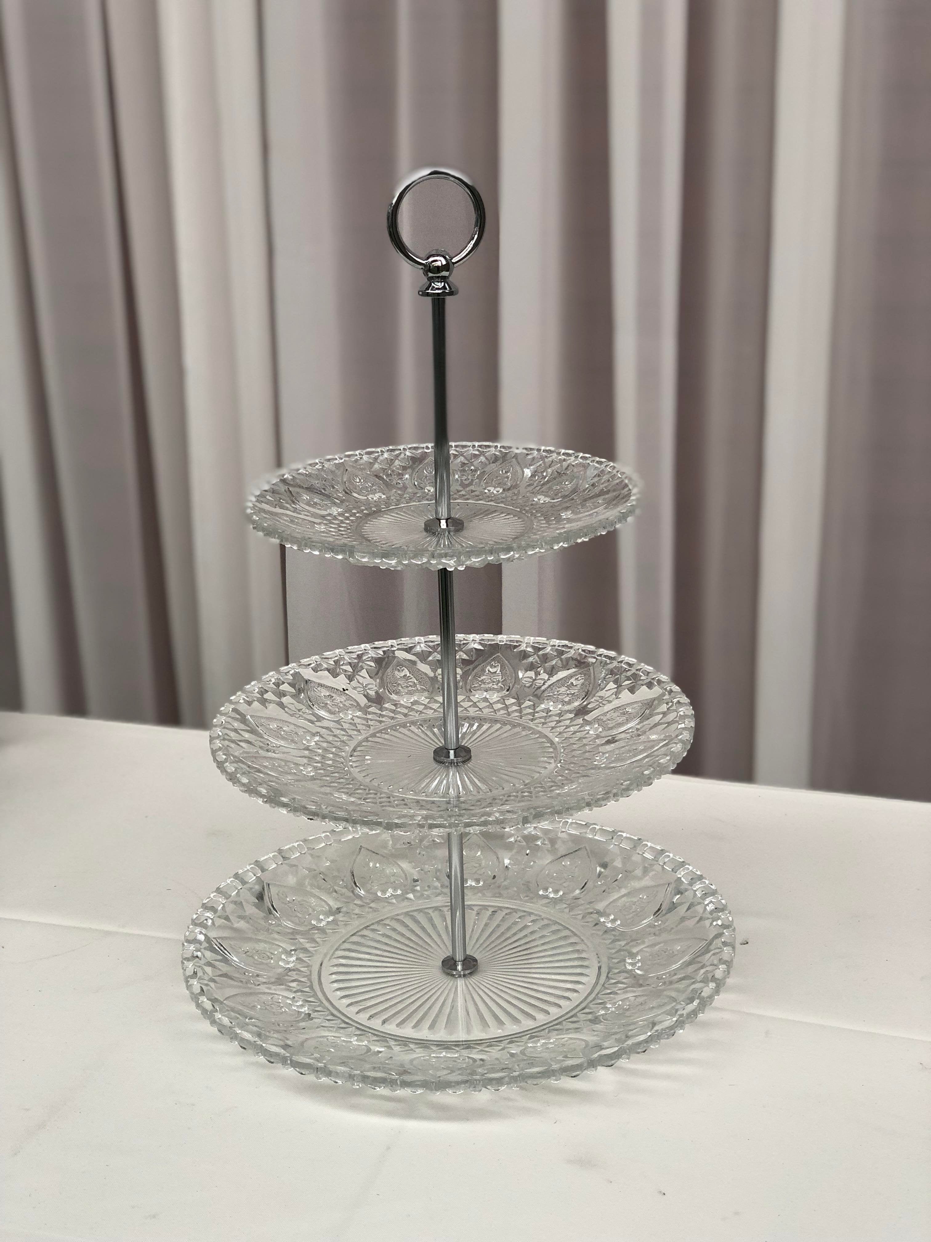 Double Layered Crystal Cake Stand Serving Tray | Crystal cake stand, Cake  stand, Cake stand display