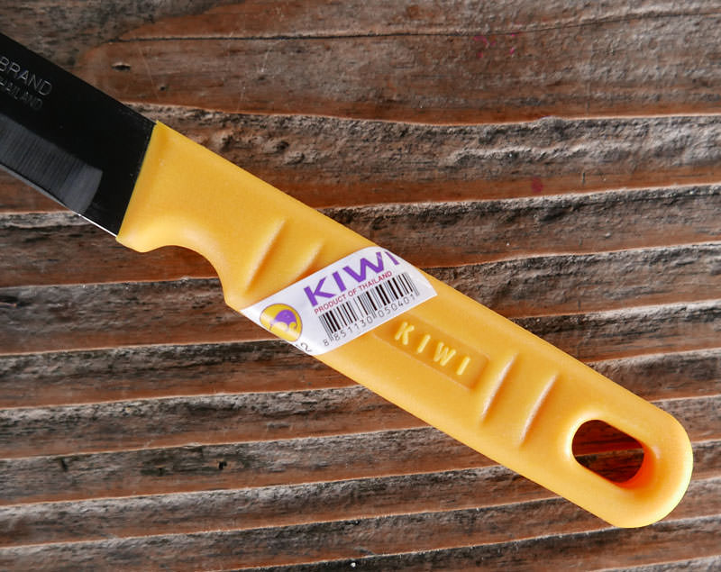 Plastic Knives - Kiwi